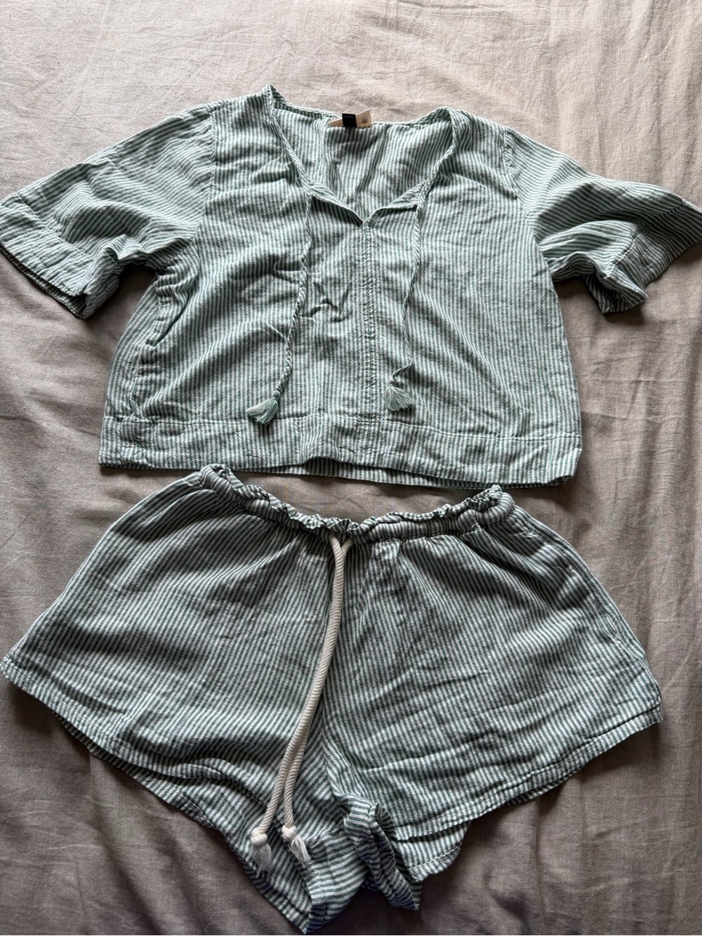 Universal Thread Sage Green Striped Lounge Top & Drawstring Shorts